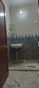 Bathroom Image of 1350 Sq.ft 3 BHK Builder Floor for rent in Noida Extension Greater Noida for Rs. 15000