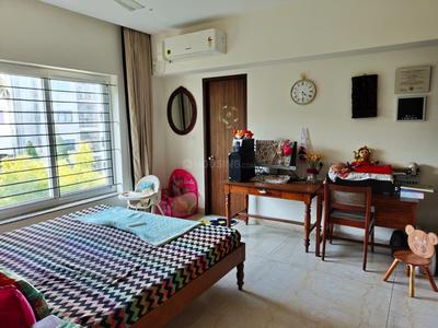 Bedroom Image of 3800 Sq.ft 4 BHK Apartment / Flat for sale in Radiance Elite, Alwarpet Chennai for Rs. 87500000