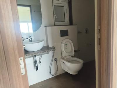Bathroom Image of 786 Sq.ft 2 BHK Apartment / Flat for sale in Shapoorji Pallonji BKC 28, Bandra East Mumbai for Rs. 25200000
