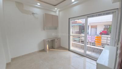 Bedroom Image of 1145 Sq.ft 4 BHK Builder Floor for rent in Sector 15 Dwarka New Delhi for Rs. 42500