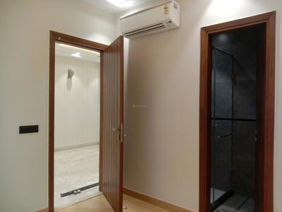 Bedroom Image of 1250 Sq.ft 3 BHK Builder Floor for sale in Chittaranjan Park New Delhi for Rs. 45000000