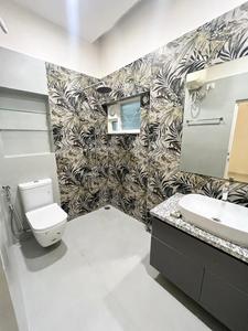 Bathroom Image of 700 Sq.ft 1 BHK Apartment / Flat for rent in Indira Nagar Bengaluru for Rs. 35000