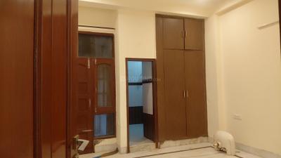 Bedroom Image of 2800 Sq.ft 3 BHK Builder Floor for rent in Sector 46 Noida for Rs. 41000