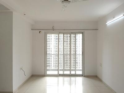 Living Room Image of 1000 Sq.ft 3 BHK Apartment / Flat for rent in Godrej Emerald, Kasarvadavali Thane for Rs. 35000