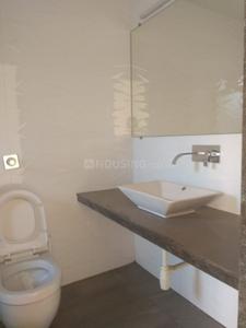 Bathroom Image of 1500 Sq.ft 3 BHK Apartment / Flat for rent in Runwal Centre, Chembur Mumbai for Rs. 130000