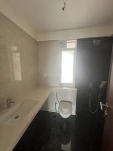 Bathroom Image of 1500 Sq.ft 2.5 BHK Apartment / Flat for sale in Wadhwa The Nest, Andheri West Mumbai for Rs. 46500000