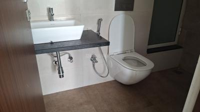 Image of 650 Sq.ft 2 BHK Apartment / Flat for sale in Omkar Signet, Malad East, Mumbai for Rs. 17000000