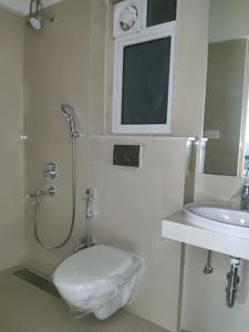 Common Bathroom Image of 615 Sq.ft 2 BHK Apartment / Flat for rent in L And T Rejuve 360 Tower A, Mulund West Mumbai for Rs. 58000