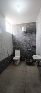 Bathroom Image of 1500 Sq.ft 3 BHK Apartment / Flat for rent in Saibaba Colony Coimbatore for Rs. 30000