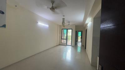 Living Room Image of 890 Sq.ft 2 BHK Apartment / Flat for sale in Logix Blossom County, Sector 137 Noida for Rs. 10000000