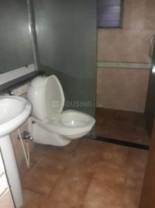 Bathroom Image of 1500 Sq.ft 3.5 BHK Apartment / Flat for sale in Kumar Kruti, Kalyani Nagar Pune for Rs. 25500000
