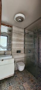 Bathroom Image of 4230 Sq.ft 5 BHK Apartment / Flat for sale in Supreme Epitome, Chembur Mumbai for Rs. 140000000