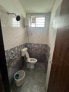 Bathroom Image of 1200 Sq.ft 3 BHK Apartment / Flat for rent in Ishaan Park, Patel Nagar Bhopal for Rs. 18000