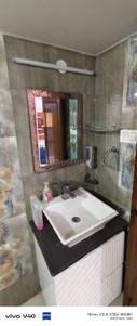 Bathroom Image of 1350 Sq.ft 3 BHK Apartment / Flat for sale in Siddharth Apartment, Paschim Vihar New Delhi for Rs. 14100000