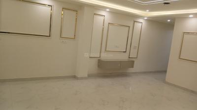 Living Room Image of 1600 Sq.ft 3 BHK Apartment / Flat for sale in Sector 104 Noida for Rs. 6500000