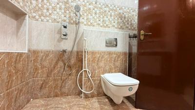 Bathroom Image of 2400 Sq.ft 3 BHK Duplex for rent in Saidapet Chennai for Rs. 115000