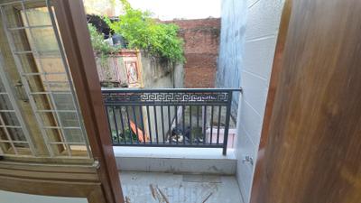 Balcony Image of 450 Sq.ft 2 BHK Builder Floor for sale in Laxmi Nagar New Delhi for Rs. 3800000