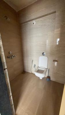 Bathroom Image of 585 Sq.ft 1 BHK Apartment / Flat for rent in Cosmos Jewels, Thane West Thane for Rs. 25000