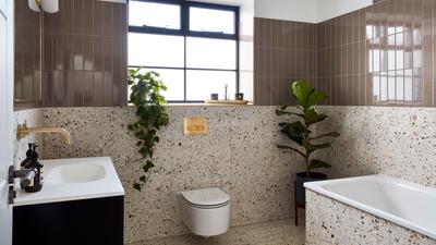 Bathroom Image of 1367 Sq.ft 3 BHK Apartment / Flat for sale in Mulund West Mumbai for Rs. 33100000
