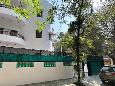 Image of 4200 Sq.ft 4 BHK Builder Floor for rent in Maharani Bagh, New Delhi for Rs. 260000