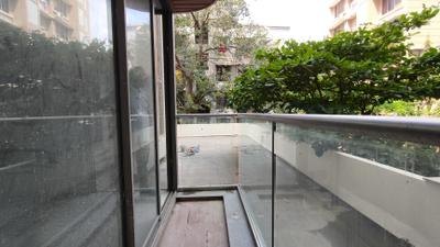 Balcony Image of 1400 Sq.ft 3 BHK Apartment / Flat for sale in Vile Parle East Mumbai for Rs. 60000000