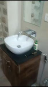 Bathroom Image of 500 Sq.ft 1 RK Apartment / Flat for rent in Sindhi Colony Jaipur for Rs. 15000