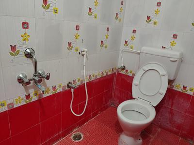 Bathroom Image of 1150 Sq.ft 2 BHK Apartment / Flat for rent in Kovilambakkam Chennai for Rs. 26000