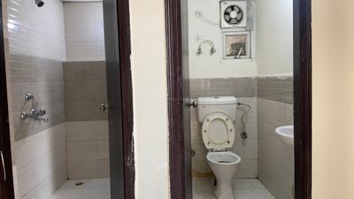 Bathroom Image of 500 Sq.ft 1 BHK Apartment / Flat for sale in Signature Global Grand IVA, Sector 103 Gurgaon for Rs. 4400000