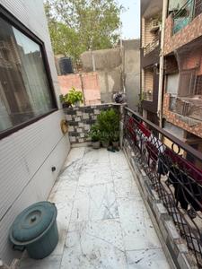 Balcony Image of 1000 Sq.ft 3 BHK Builder Floor for sale in Moti Nagar New Delhi for Rs. 8500000