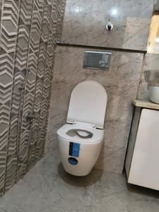 Common Bathroom Image of 2700 Sq.ft 4 BHK Builder Floor for rent in DLF Phase 2, DLF Phase 2 Gurgaon for Rs. 124000