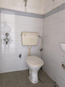 Common Bathroom Image of 650 Sq.ft 2 BHK Apartment / Flat for sale in Shapoorji Pallonji Shukhobrishti Spriha Phase 9 , New Town Kolkata for Rs. 3900000