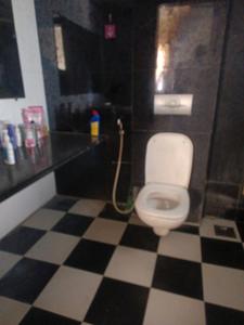 Common Bathroom One Image of 2250 Sq.ft 3.5 BHK Apartment / Flat for sale in Magarpatta Laburnum Park, Magarpatta City Pune for Rs. 33000000