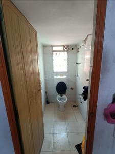 Bathroom Image of 1050 Sq.ft 3 BHK Apartment / Flat for sale in Bangur Avenue Kolkata for Rs. 3700000