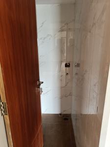 Bathroom Image of 2450 Sq.ft 5 BHK Apartment / Flat for sale in Juhu Mumbai for Rs. 120000000