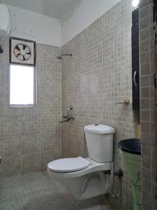 Common Bathroom Image of 925 Sq.ft 2 BHK Apartment / Flat for sale in Paras Tierea, Sector 137 Noida for Rs. 8000000
