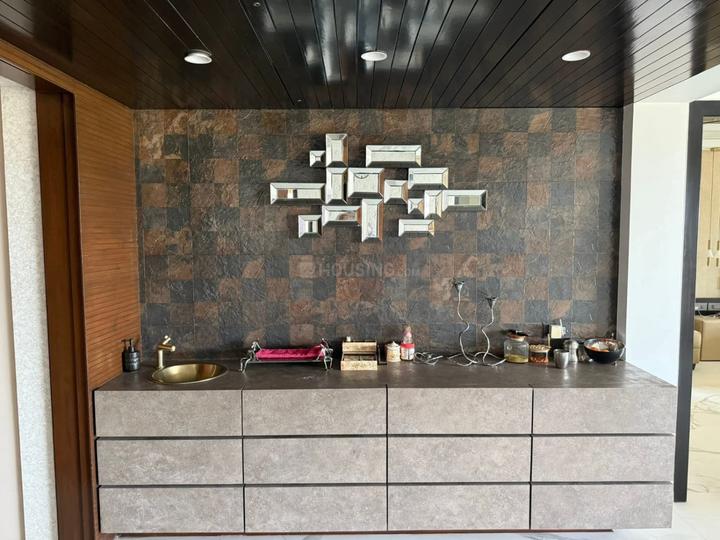 SUS APARTMENT 6 Main Image 1