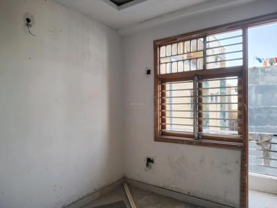 Bedroom Image of 650 Sq.ft 2 BHK Apartment / Flat for sale in Sangam Vihar New Delhi for Rs. 3800000