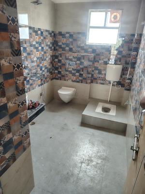 Bathroom Image of 2000 Sq.ft 2.5 BHK Villa for rent in Ansal Sushant Golf City, Gomti Nagar Lucknow for Rs. 35000