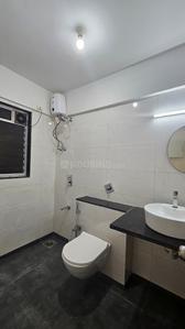 Bathroom Image of 1000 Sq.ft 2 BHK Apartment / Flat for rent in Satra Harmony, Chembur Mumbai for Rs. 80000