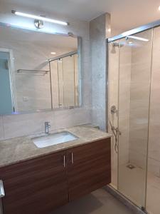Bathroom Image of 1983 Sq.ft 3 BHK Apartment / Flat for sale in DLF Park Place, Sector 54 Gurgaon for Rs. 67500000