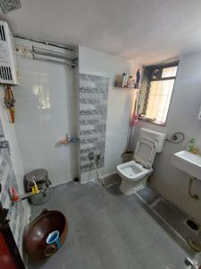 Bathroom Image of 850 Sq.ft 2 BHK Apartment / Flat for rent in Thane West Thane for Rs. 37000