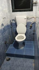 Bathroom Image of 300 Sq.ft 1 RK Apartment / Flat for rent in Airoli Navi Mumbai for Rs. 14000