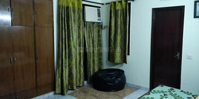 Bedroom Image of 1500 Sq.ft 3 BHK Apartment / Flat for rent in Supreme Enclave, Mayur Vihar Phase 1 New Delhi for Rs. 50000