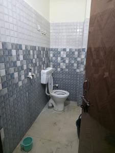 Bathroom Image of 500 Sq.ft 1 BHK Builder Floor for sale in Govindpuram Ghaziabad for Rs. 1750000