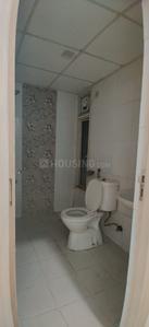 Bathroom Image of 1625 Sq.ft 3 BHK Apartment / Flat for rent in Supertech Cape Town, Sector 74 Noida for Rs. 40000