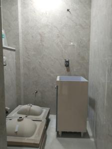Common Bathroom Image of 1950 Sq.ft 4 BHK Builder Floor for sale in Shalimar Garden Ghaziabad for Rs. 17500000