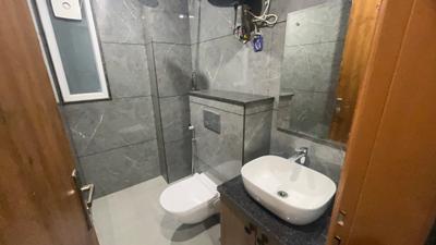 Bathroom Image of 680 Sq.ft 1 RK Builder Floor for rent in Sector 46 Gurgaon for Rs. 24000