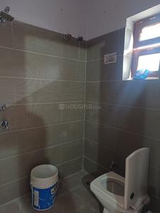 Bathroom Image of 1400 Sq.ft 3 BHK Builder Floor for rent in Sector 21 Gurgaon for Rs. 48000