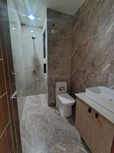 Bathroom Image of 1530 Sq.ft 3 BHK Builder Floor for rent in Sector 10 Gurgaon for Rs. 36000
