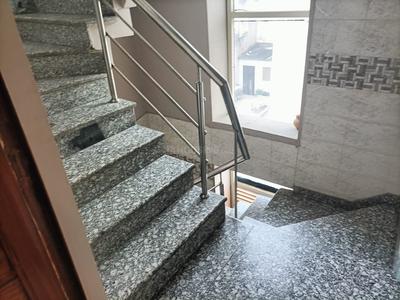 Balcony Image of 850 Sq.ft 2 BHK Builder Floor for rent in Preet Vihar New Delhi for Rs. 16000